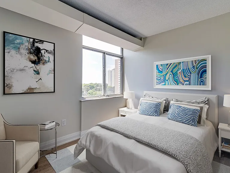 100 Sprucewood Ct — Photo 6