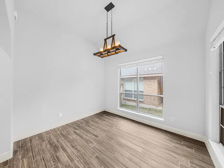 7630 Culebra Valley — Photo 4