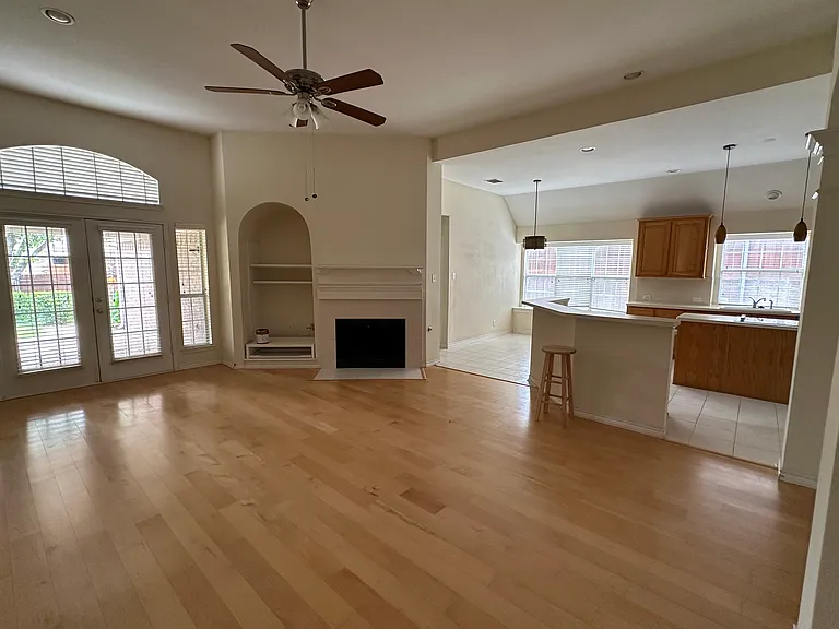7016 Randall Way — Photo 6
