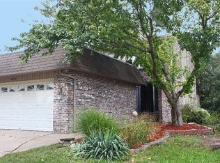 5844 Locust St, Lincoln, NE 68516