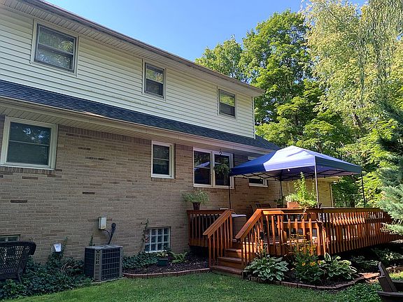 2nd image of 1105 South St