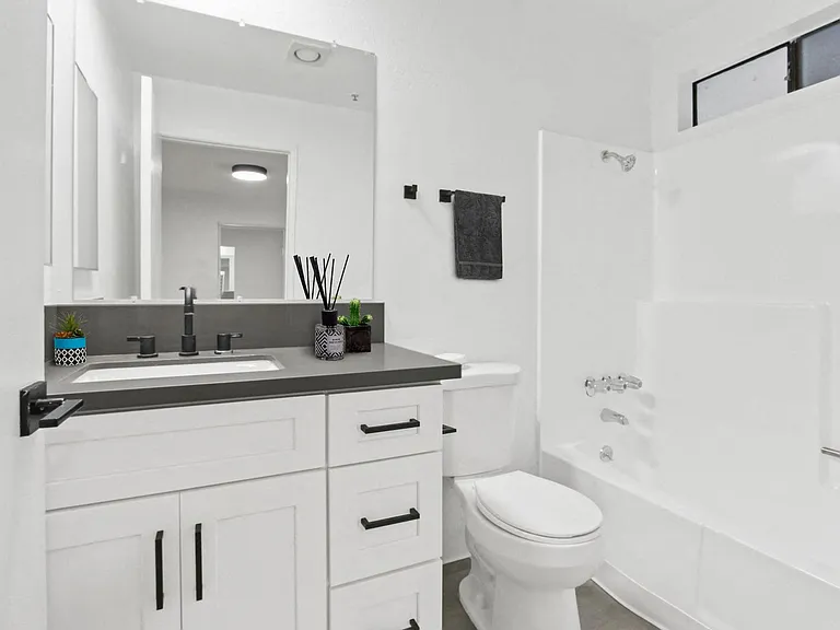 Keystone Apartments — Photo 34