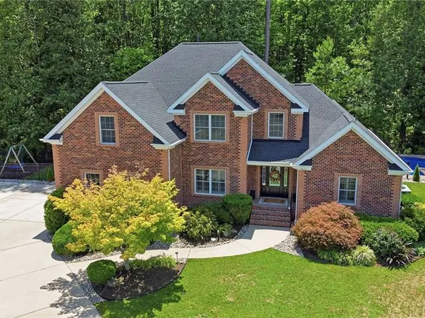 409 Torre Pine Ct, Chesapeake, VA 23322