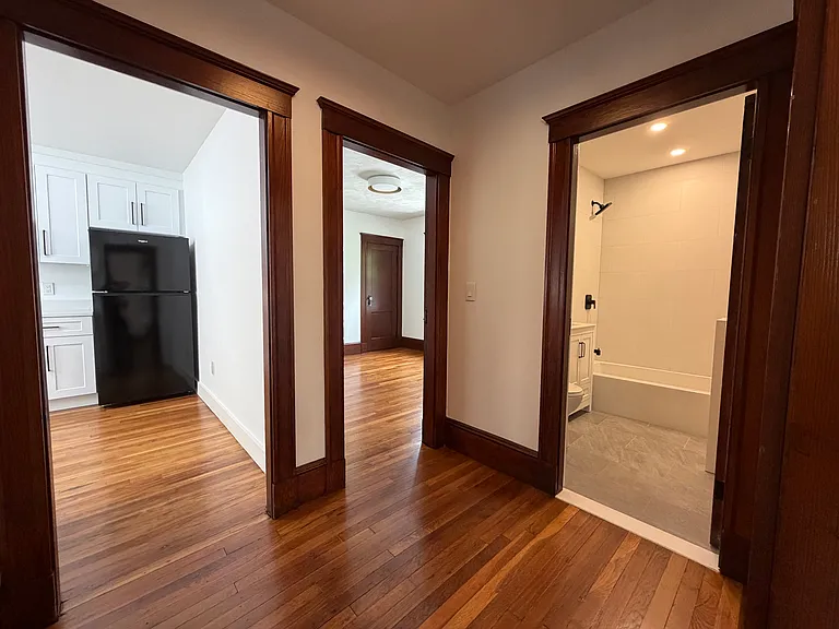 24 Louise St #24 — Photo 6