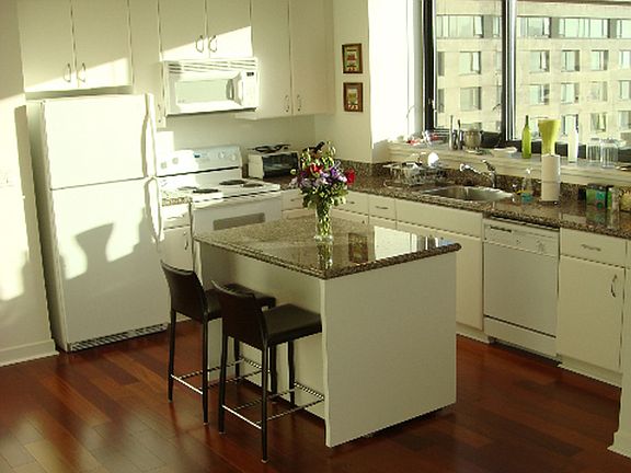 4th image of 250 King St Unit 700
