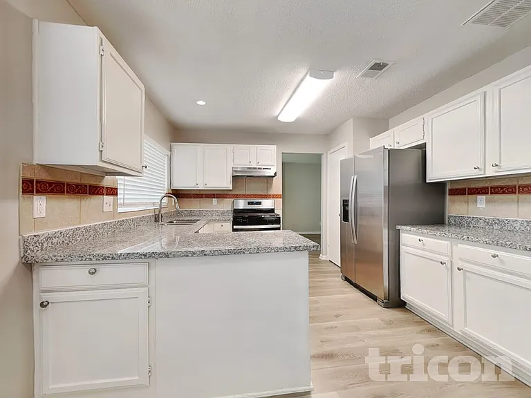 2610 Townhall Ln — Photo 5