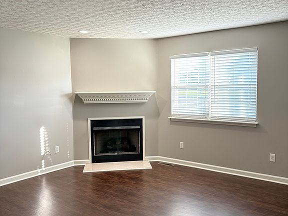 2nd image of 3910 Banyan Ct #B