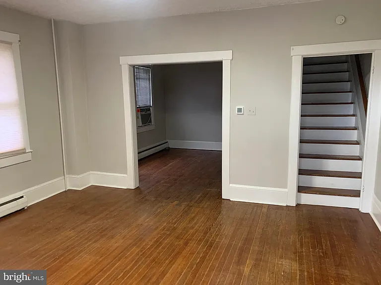 559 Hillman Dr — Photo 2