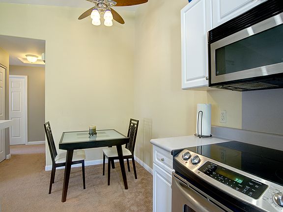 Adorable Eat-in nook