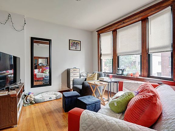 4th image of 2806 N Francisco Ave #1