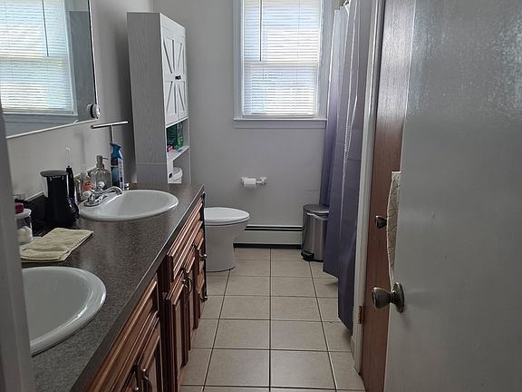 4th image of 250 Meadow Ln APT 2