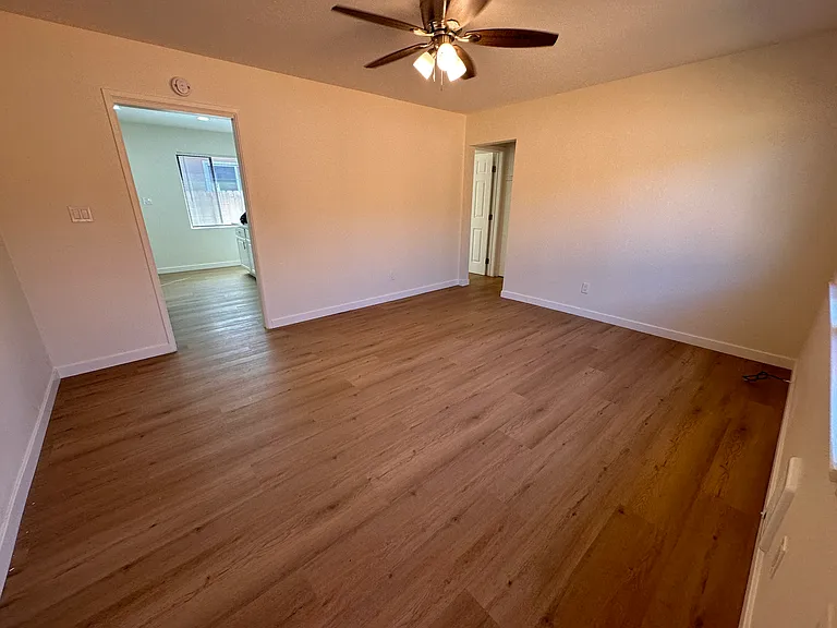 2844 Fairmount Ave — Photo 7