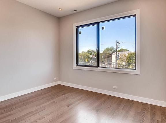 5th image of 2850 N Damen Ave #02