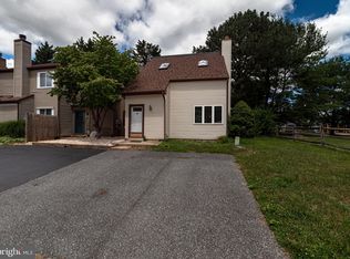 59 Valley Cir, Newark, DE 19711