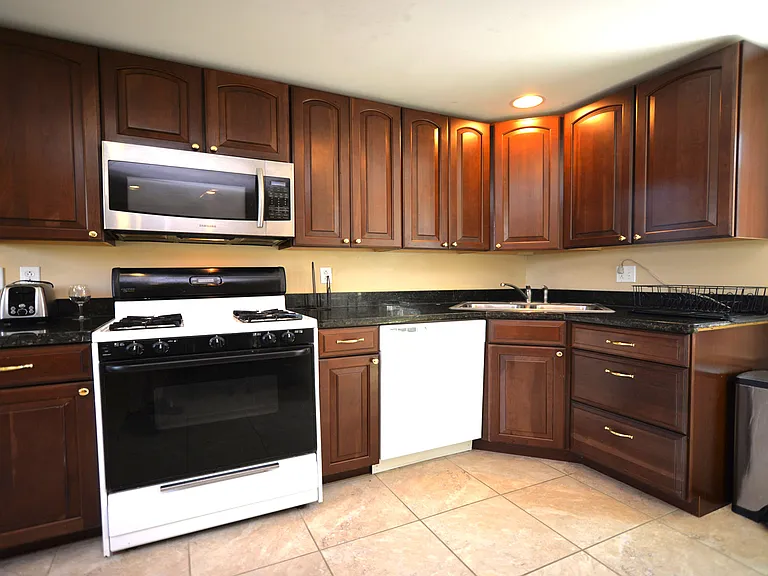 110 Brown St #1 — Photo 22
