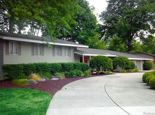 37480 Whitney Dr, Wayne, MI 48184