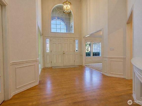 3rd image of 3220 151 Place SE