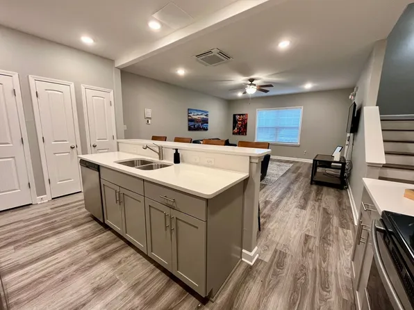 TE - SpottswoodAve3885