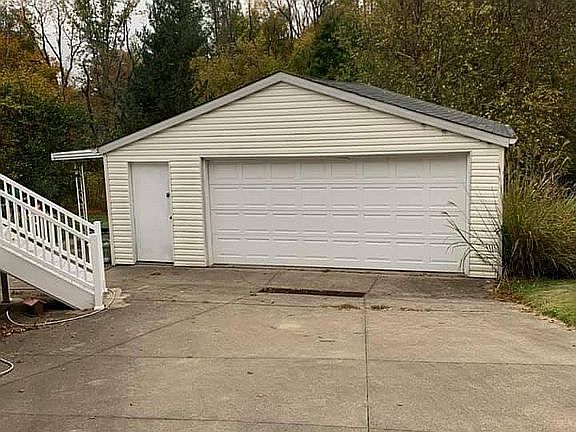4th image of 6675 Woodcrest Dr