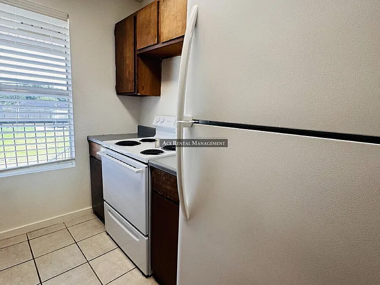 104 8th Ave #14 — Photo 8