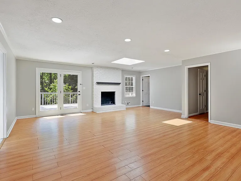 3304 Northbrook Dr — Photo 3