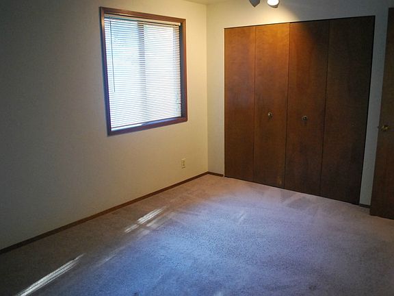 5th image of 21955 Apollo Dr NE