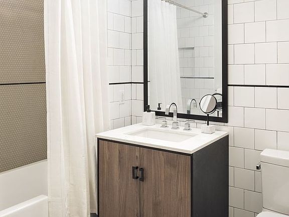 4th image of 4428 Purves St APT 6K
