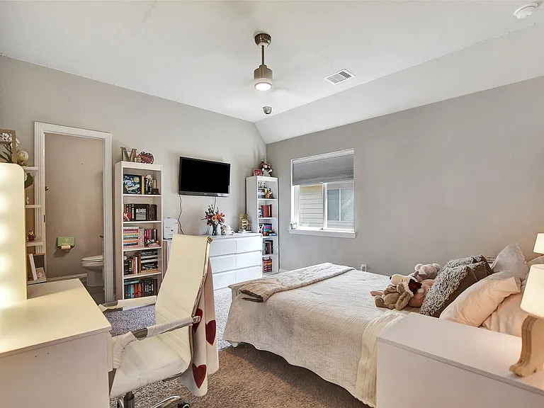 13219 Parkway Hills Dr — Photo 36