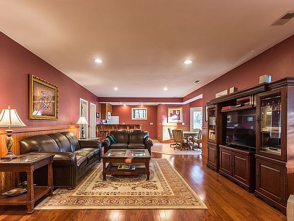 5th image of 1226 Scout Ave
