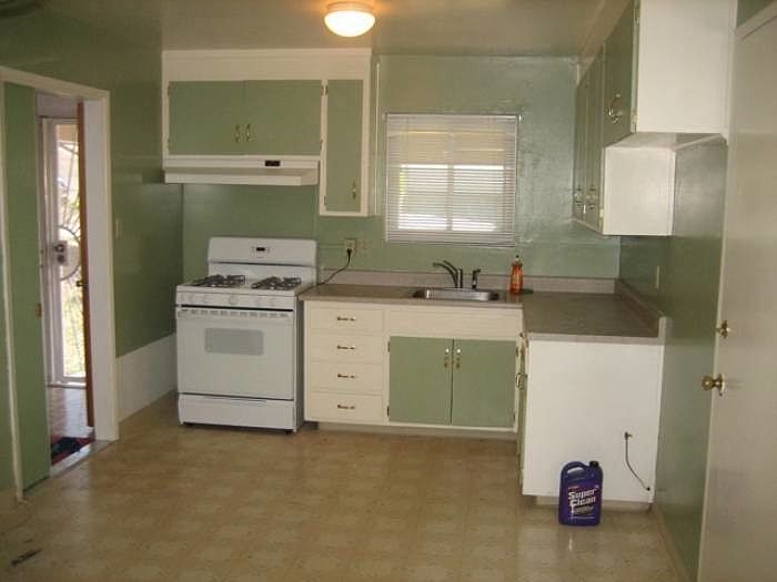 2nd image of 416 Wilshire Ave