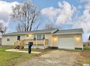 202 N Cedar St, Abingdon, IL 61410