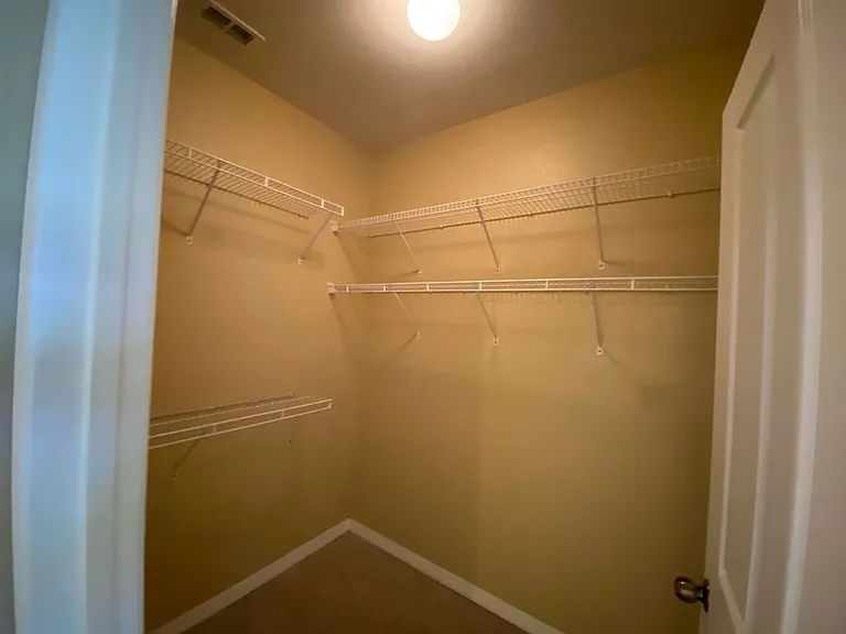 1014 Hemingway Cir — Photo 13