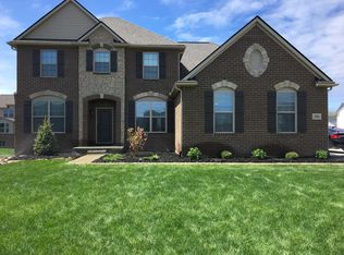 896 Appleton Ct, Oakland, MI 48363