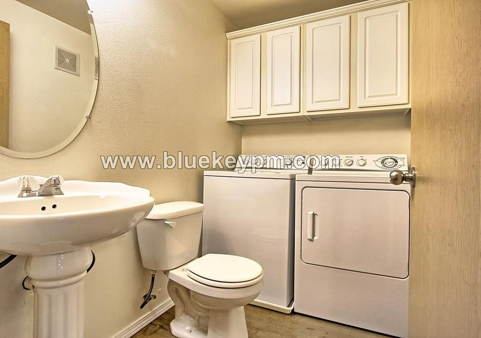 3 Bed, 2.5 Baths Duplex in Camas Near LaCamas Lake — Photo 3