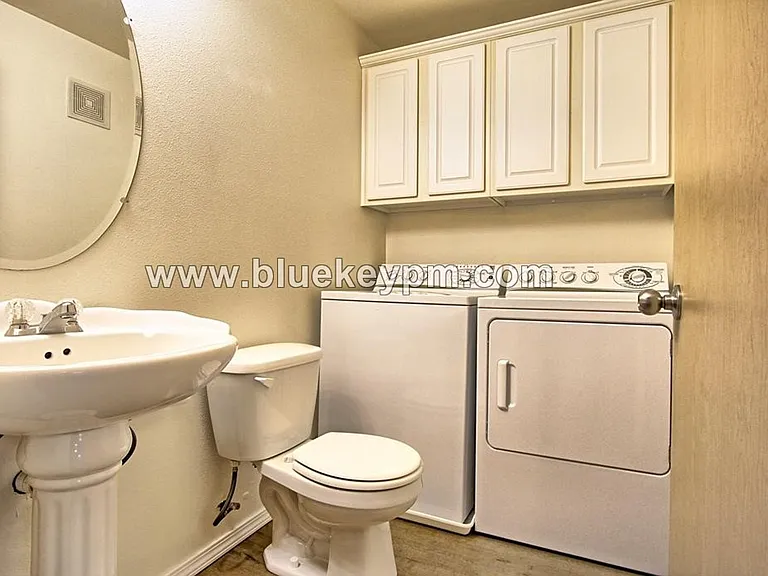 3807 NW Fletcher Ct — Photo 3