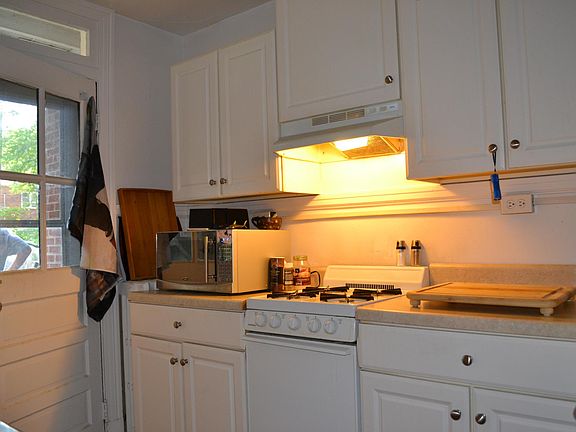 3rd image of 3515 Park Ave #1