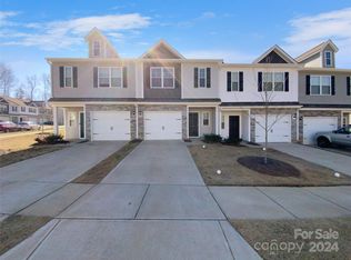 10040 Brittondale Ln, Charlotte, NC 28215