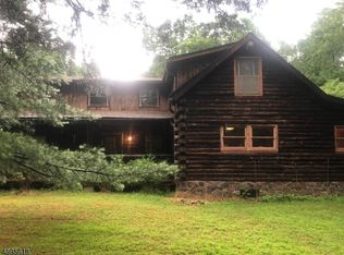 2 Hill Top Ln, Flemington, NJ 08822