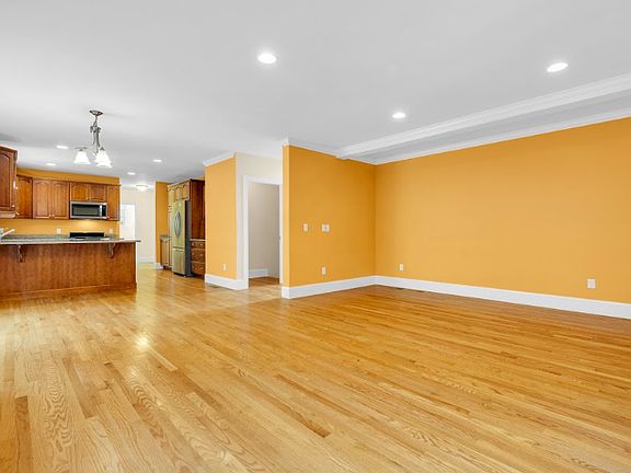 2nd image of 7 Nara Ridge Rd