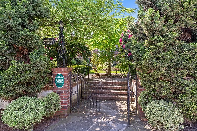 4th image of 111 14th Avenue E #1
