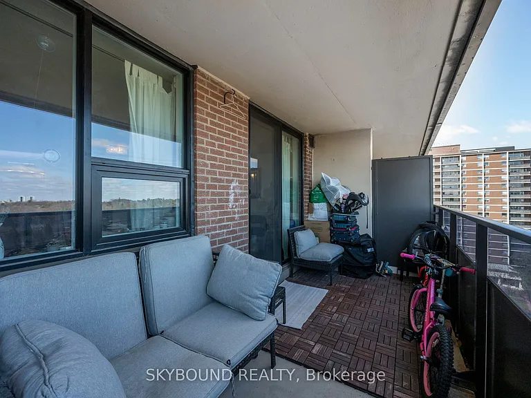 15 La Rose Ave #1510 — Photo 24