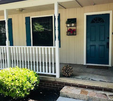 3rd image of 4600 Meadow Ct