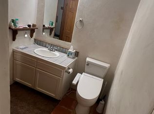 142 State Highway 522 APT 2, El Prado, NM 87529
