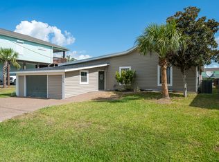 108 Palm Dr, Rockport, TX 78382