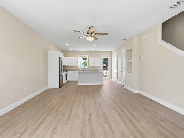 216 S Florida Ave #2 — Photo 3