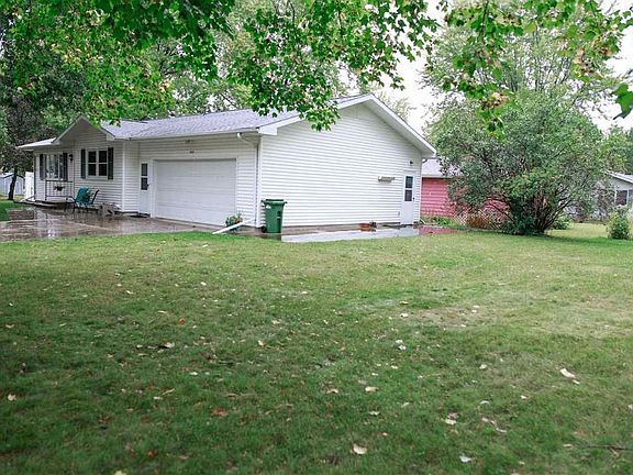 3rd image of 1018 Greenfield Ave