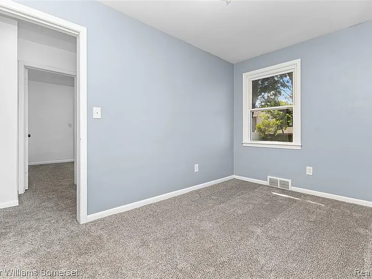 99 Tacoma Dr — Photo 22
