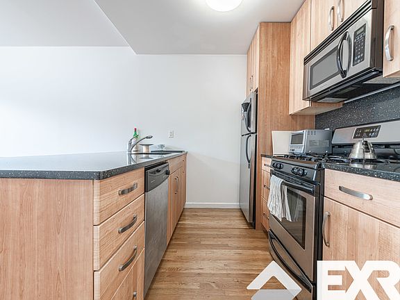 3rd image of 309 Grand Ave APT 3D