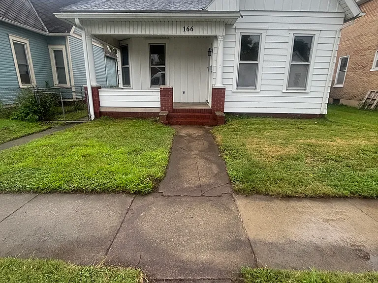 166 E 7th St — Photo 1