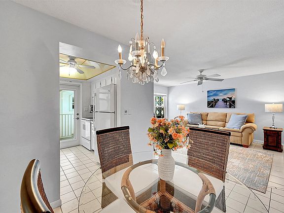 5th image of 1110 N Riverside Drive #27